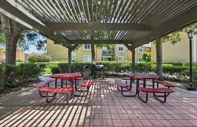 Building Photo - 17181 W Bernardo Dr