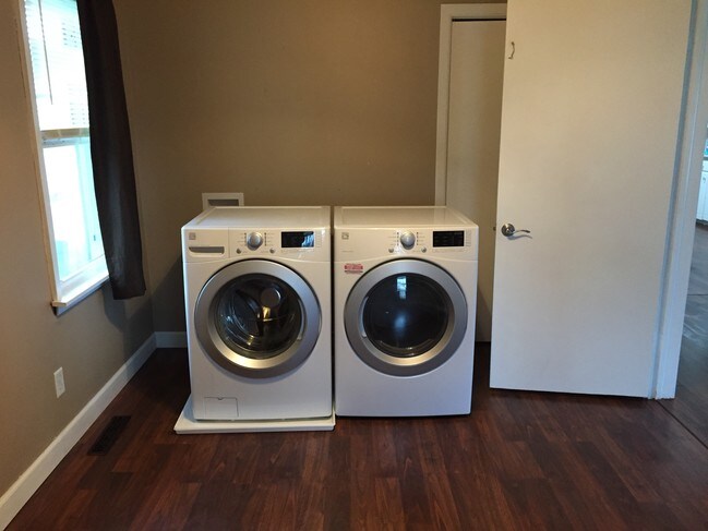 Building Photo - 125 Second St SW