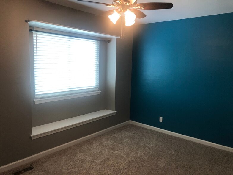Building Photo - 8602 Alpine Valley Dr