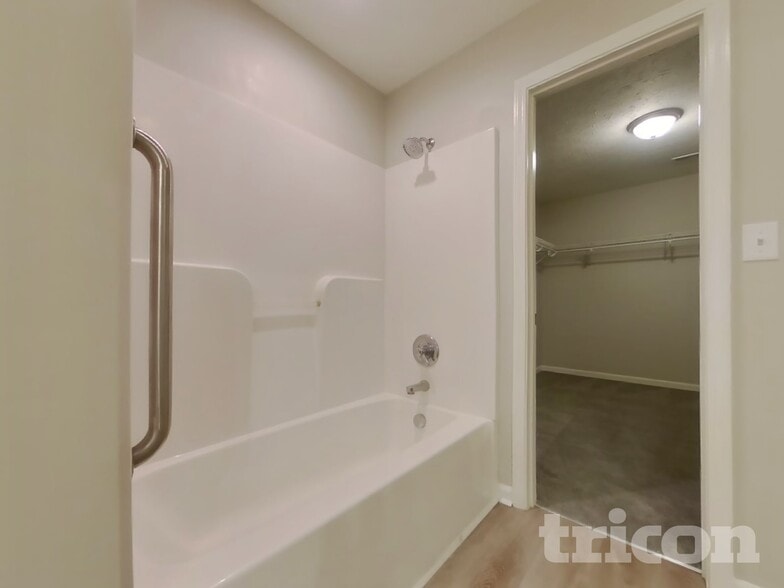 Building Photo - 2336 Wynbrooke Blvd