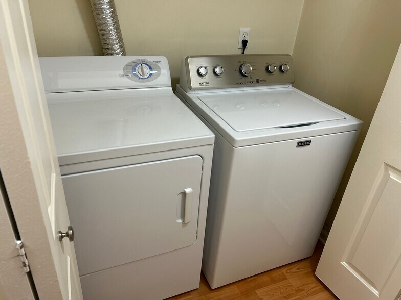 washer dryer included - 140 Holly Pines Ct