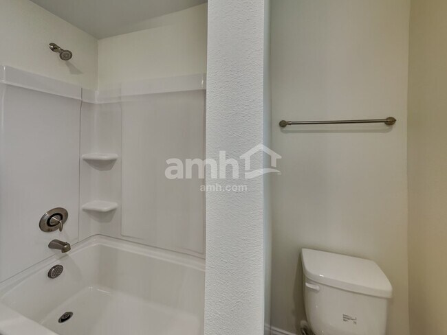 Building Photo - 3771 Lk Blf Lp