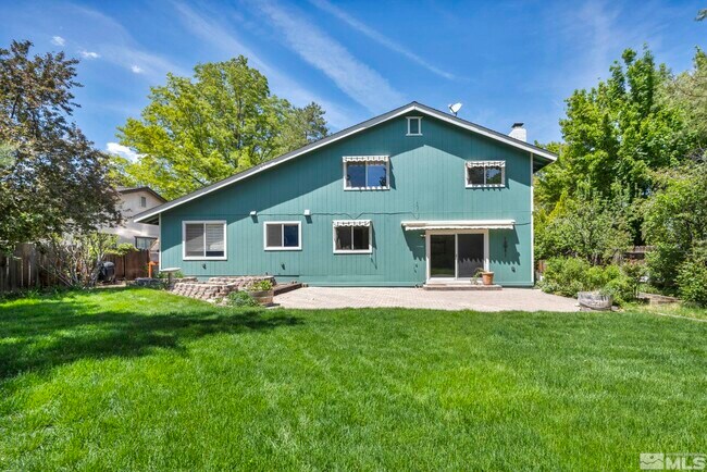 Building Photo - 840 Twin Pines Rd