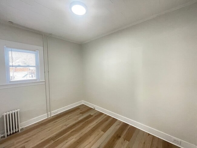 Building Photo - 71 6th St