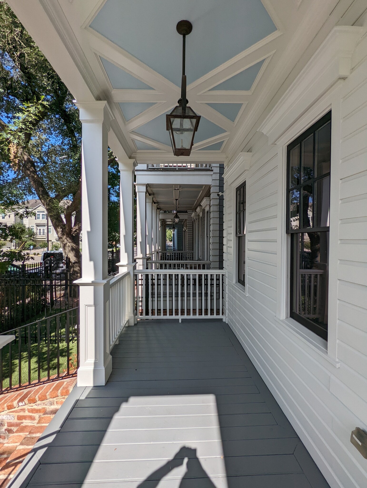 Building Photo - 722 E 29th St