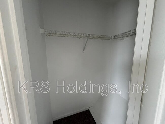 Building Photo - 30 Terri Sue Ct