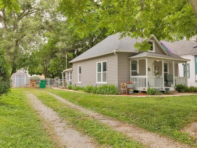 Building Photo - 420 9th St