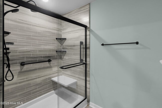 Building Photo - 1011 Yellowwood Aly