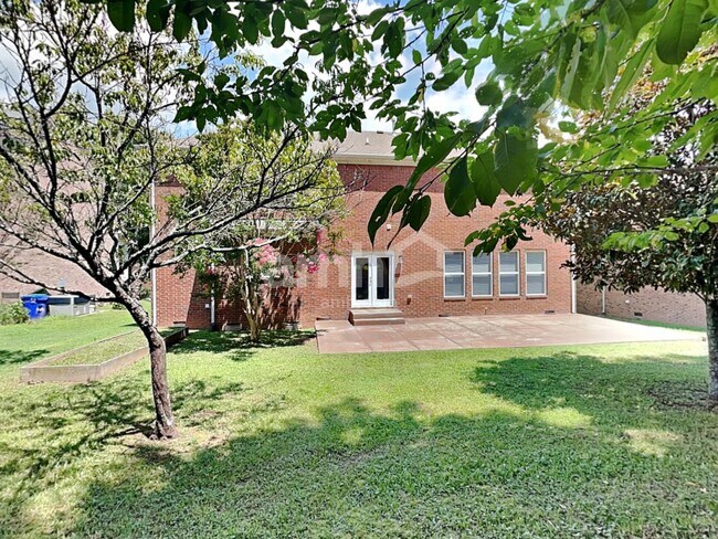 Building Photo - 319 Forest Bend Dr