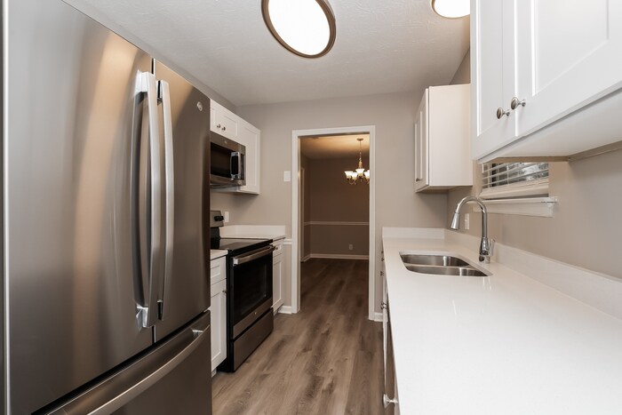 Building Photo - 105 Bordeaux Ct