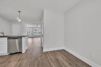 Building Photo - 213 W Point Dr