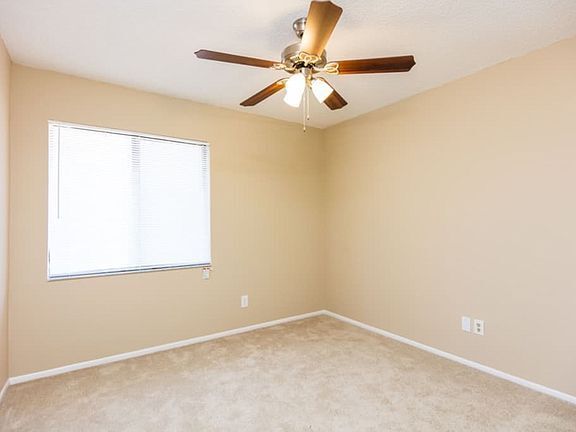 Building Photo - Dream home