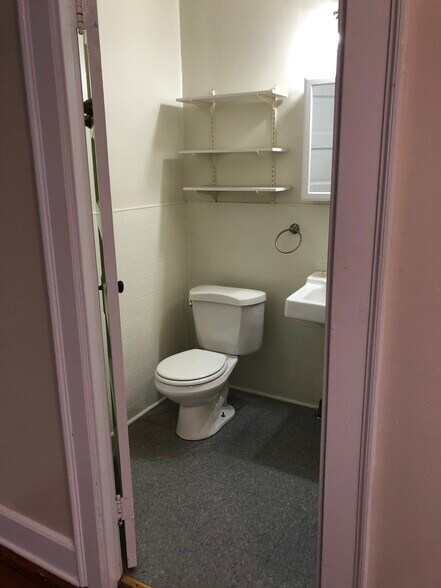 Building Photo - 237 M Aly