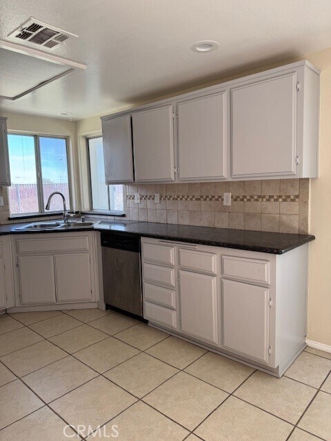 Building Photo - 6832 Quezon Ave