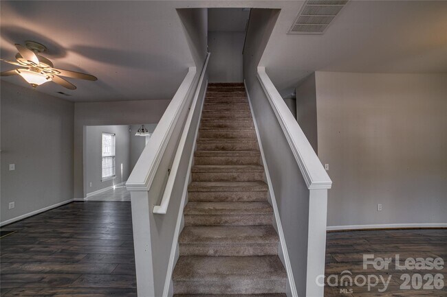 Building Photo - 6434 Gatesville Ln