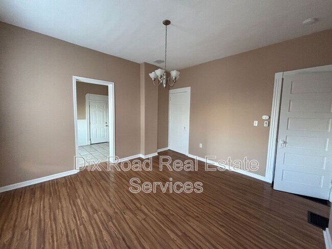 Building Photo - 8 S 1st St