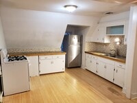 Building Photo - 221 Doyle Ave