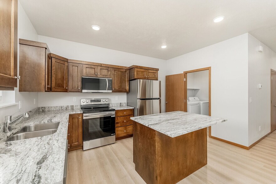 Primary Photo - Sundance Ridge Townhomes
