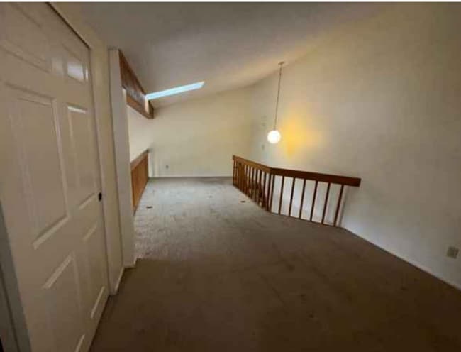 Building Photo - Spacious with sky light and loft!