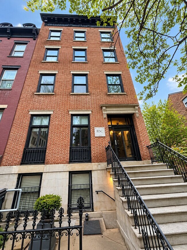 Building Photo - 87 Columbia St