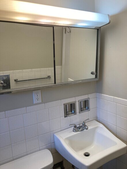 Building Photo - 172 Kenridge Rd