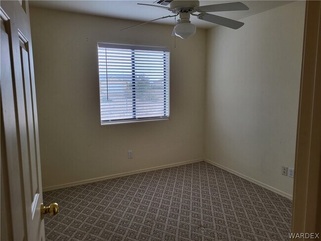Building Photo - 9842 S Phoenix Dr