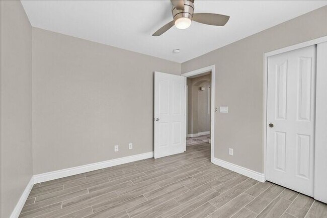 Building Photo - Stunning 3-Bedroom Townhome with Spacious Backyard & Fireplace
