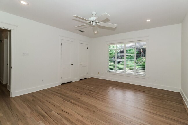 Building Photo - Amazing opportunity in the heart of Centra...