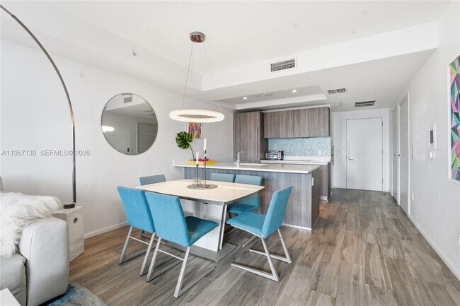 Building Photo - 801 S Miami Ave