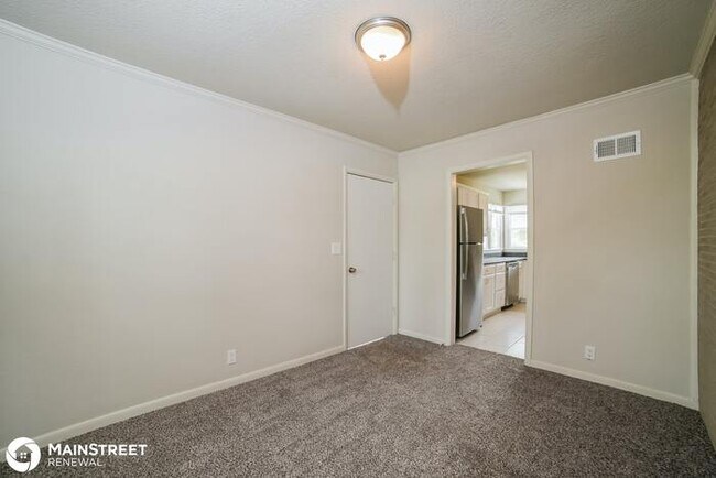 Building Photo - 4909 Norwood Avenue, Kansas City, MO 64133