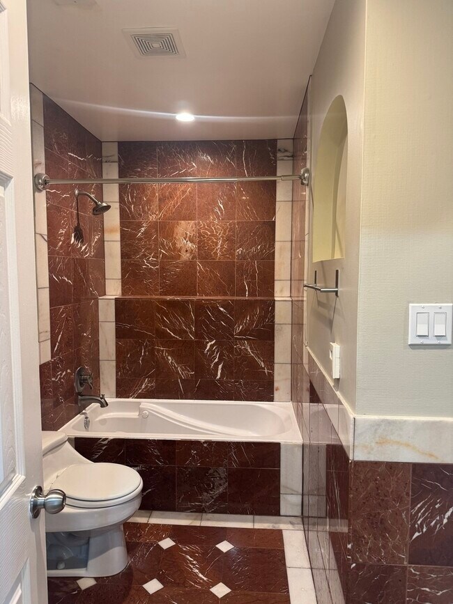 Building Photo - 1233 Wyndham Ct