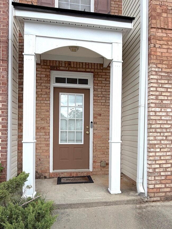 Building Photo - 3845 Grovemont Pl