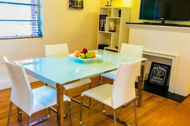 Building Photo - 1550 Jefferson Ave