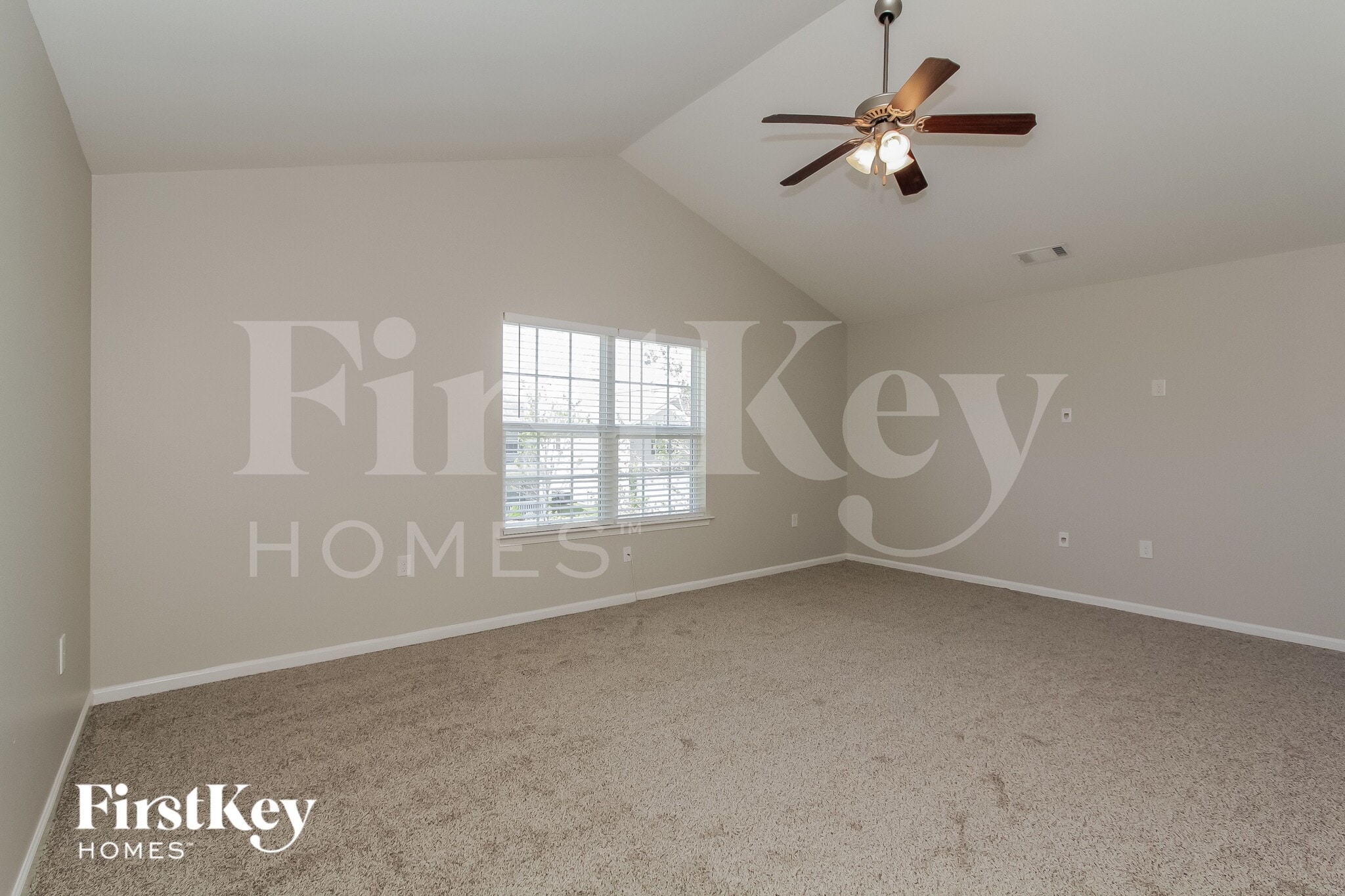 Building Photo - 301 Lind Point Ln