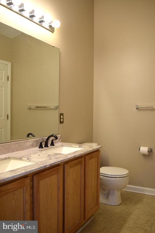Building Photo - 23 Creekside Dr