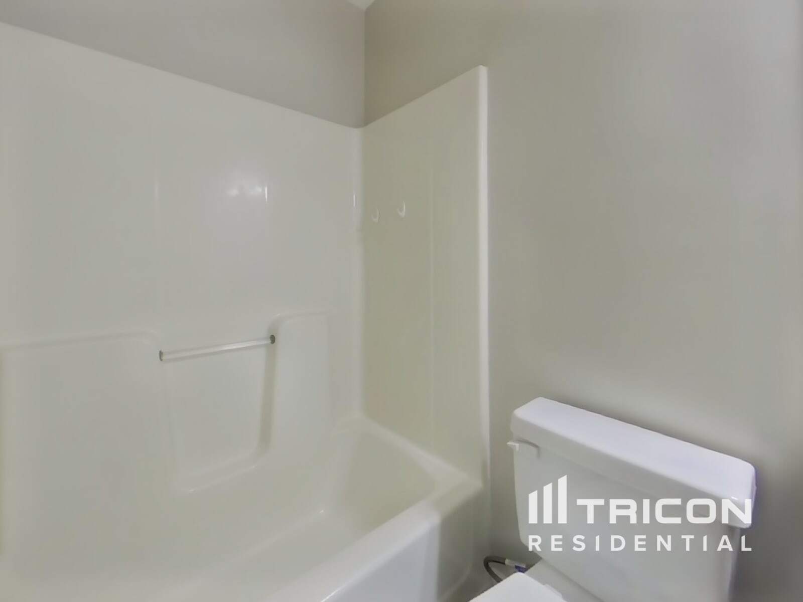 Building Photo - 8835 NE 73rd Ct
