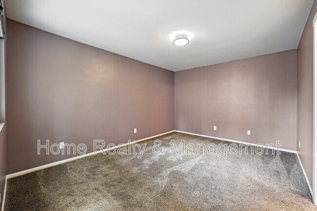 Building Photo - 13348 Ash Cir