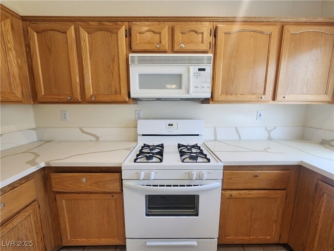 Building Photo - 1405 Iron Springs Dr
