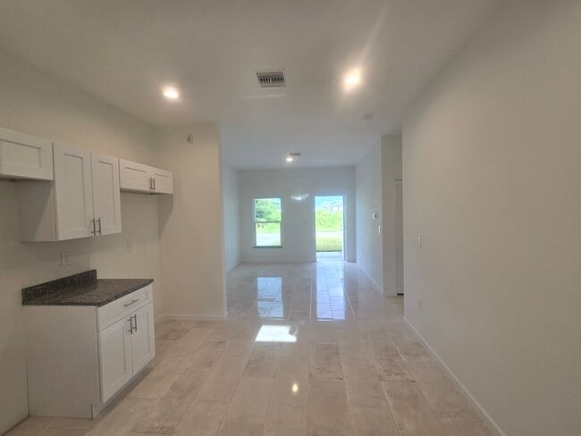 Building Photo - Brand New 2/2/1- SW Lehigh Acres