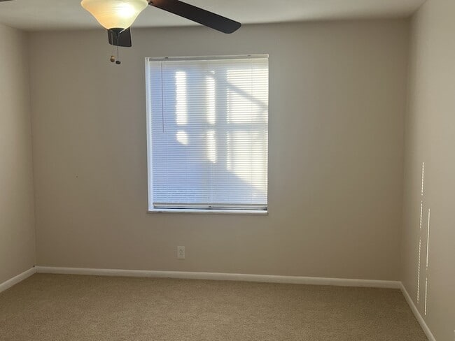 Building Photo - 2601 Hillsboro Pike