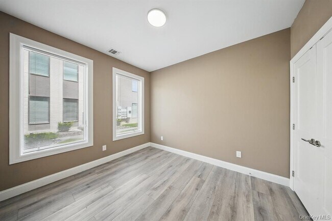 Building Photo - 7 Giada Ln