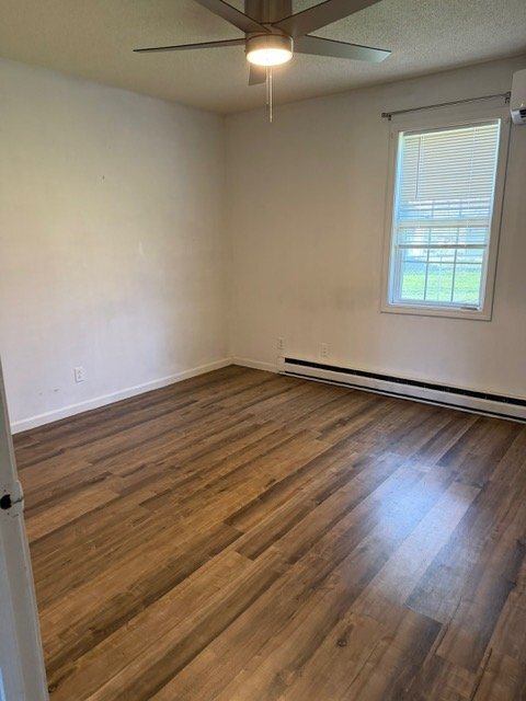 Building Photo - 208 N Singer St