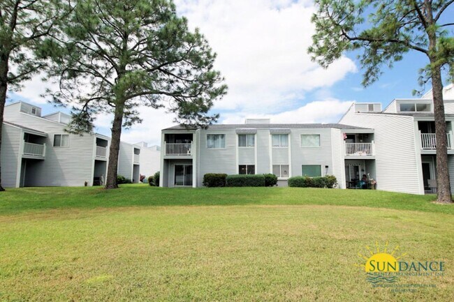 Building Photo - Gorgeous 2 Bedroom Condo At Finisterra!
