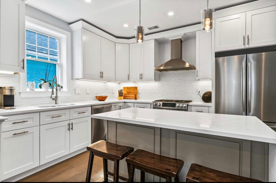 Building Photo - 84 Flint St