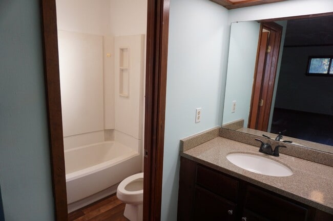 Building Photo - 2BR/2BA Townhome in Caneel Cove, Midtown W...