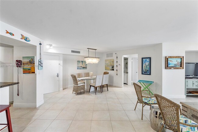 Building Photo - 6767 Collins Ave
