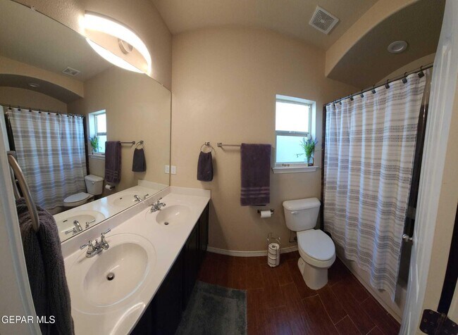 Building Photo - 7369 Dewberry Dr