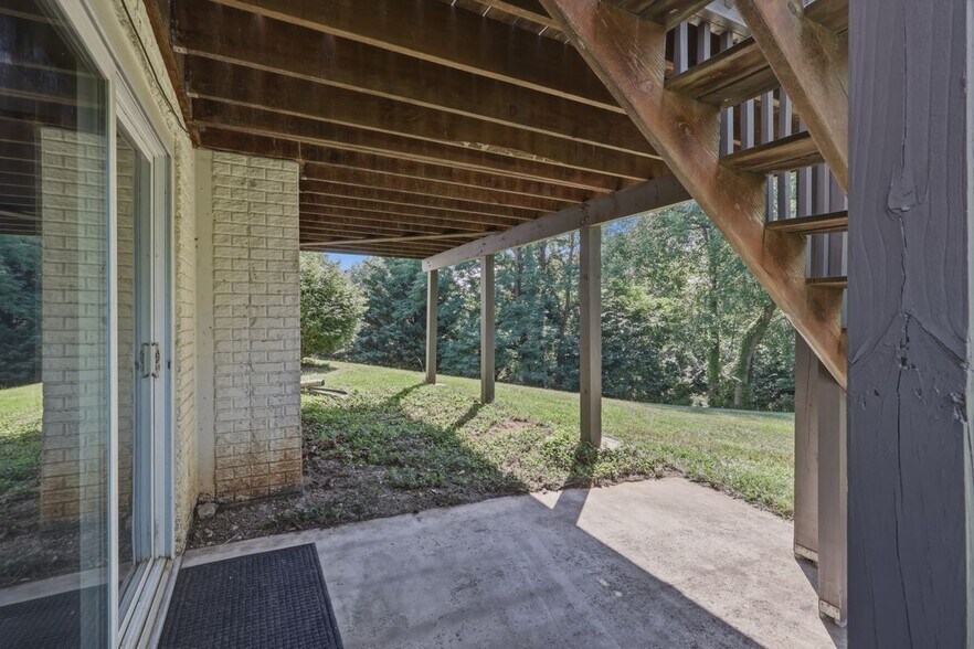 Building Photo - 1949 Winston Dr