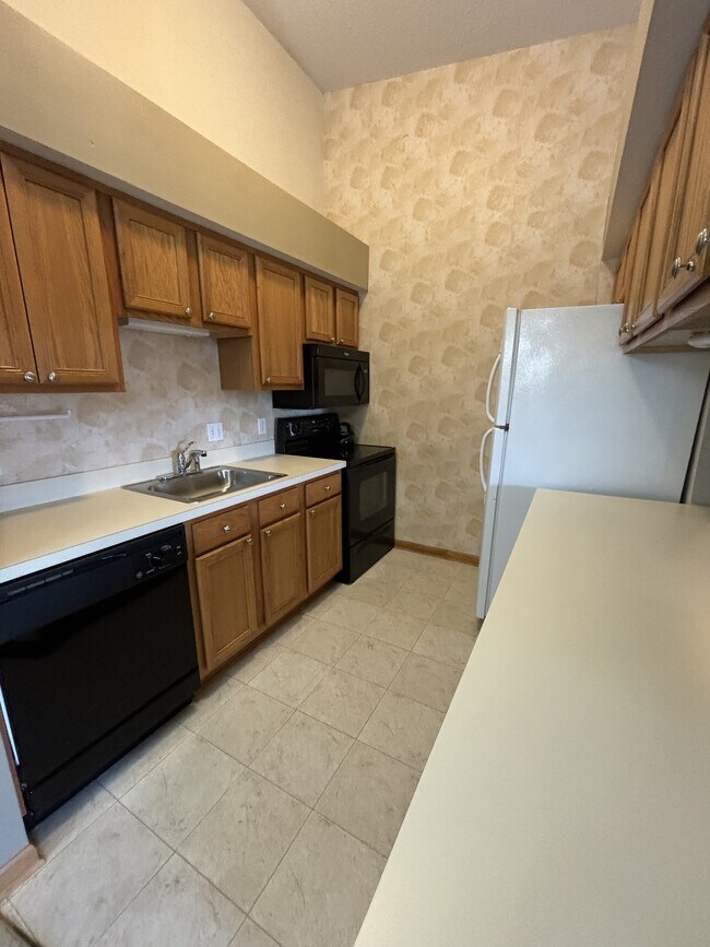 Building Photo - 9722 Sawgrass Ct