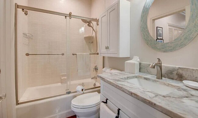 Building Photo - 120 Angela St